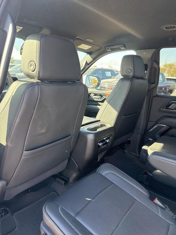 used 2025 GMC Yukon car, priced at $69,900