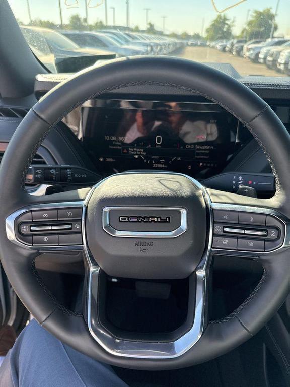 used 2025 GMC Yukon car, priced at $69,900