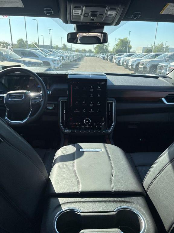 used 2025 GMC Yukon car, priced at $69,900