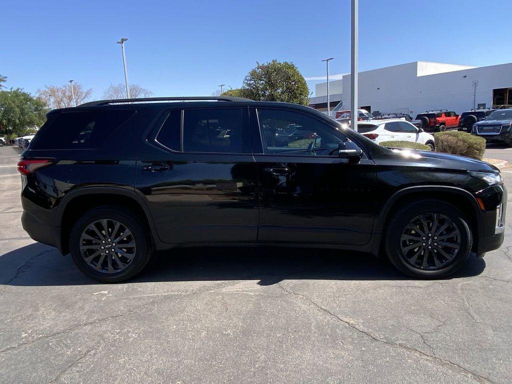 used 2023 Chevrolet Traverse car, priced at $31,286