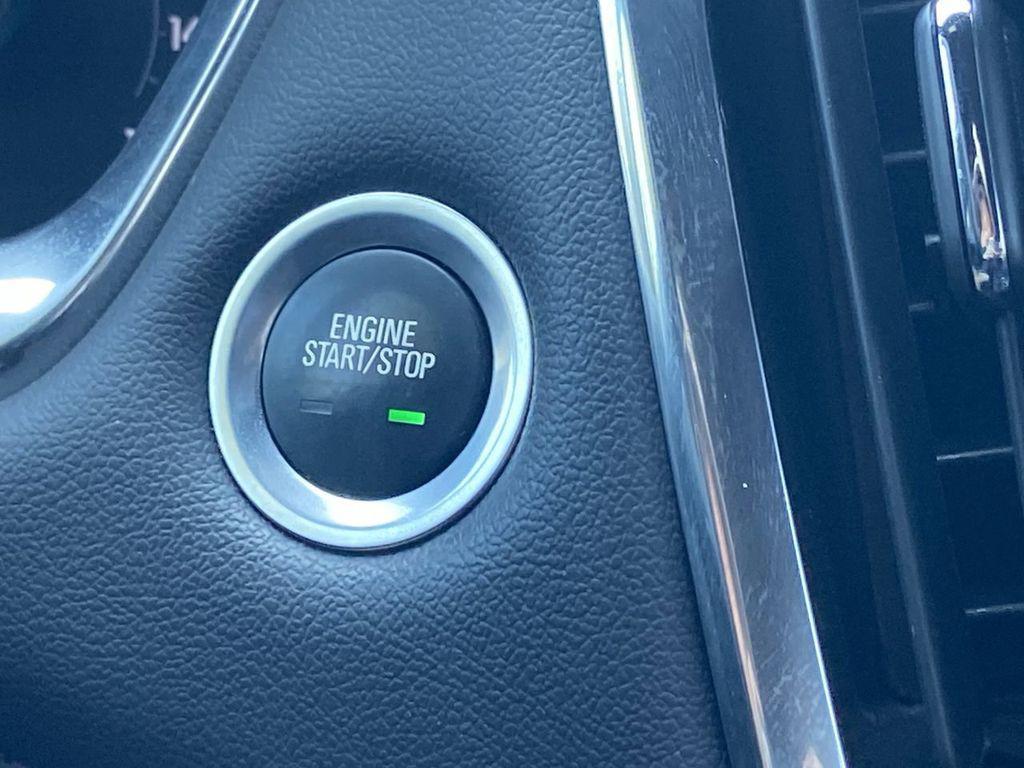 used 2023 Chevrolet Traverse car, priced at $31,286