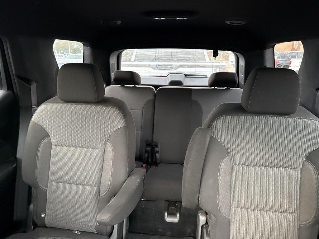 used 2023 Chevrolet Traverse car, priced at $22,368