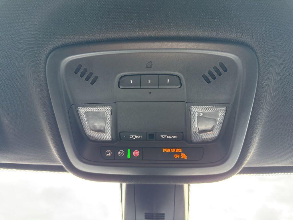 used 2023 Chevrolet Traverse car, priced at $22,368