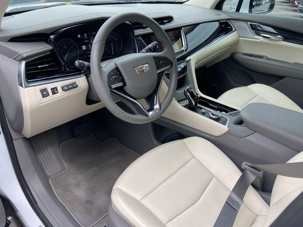 used 2025 Cadillac XT6 car, priced at $49,992