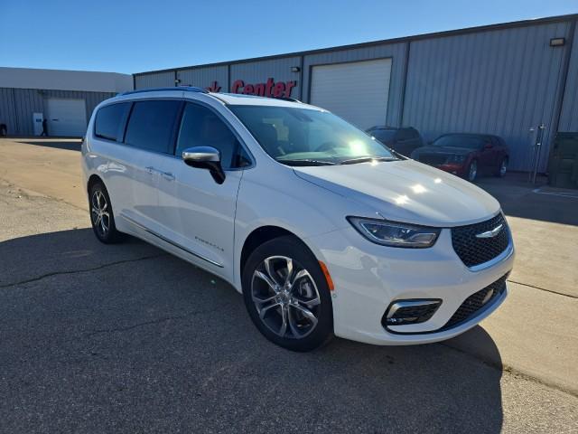 new 2025 Chrysler Pacifica car, priced at $60,120