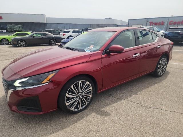 used 2023 Nissan Altima car, priced at $25,500