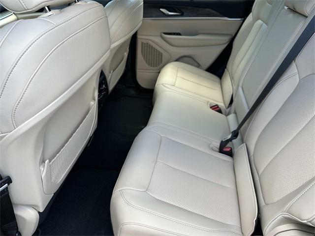 new 2025 Jeep Grand Cherokee car, priced at $45,638