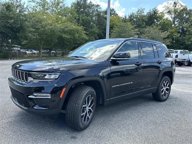 new 2025 Jeep Grand Cherokee car, priced at $45,638