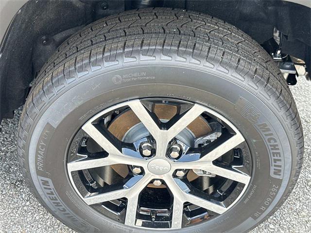 new 2025 Jeep Grand Cherokee car, priced at $45,638