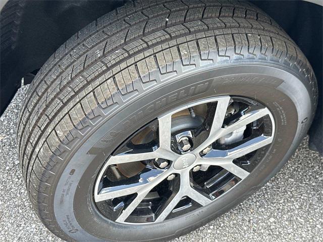 new 2025 Jeep Grand Cherokee car, priced at $45,638