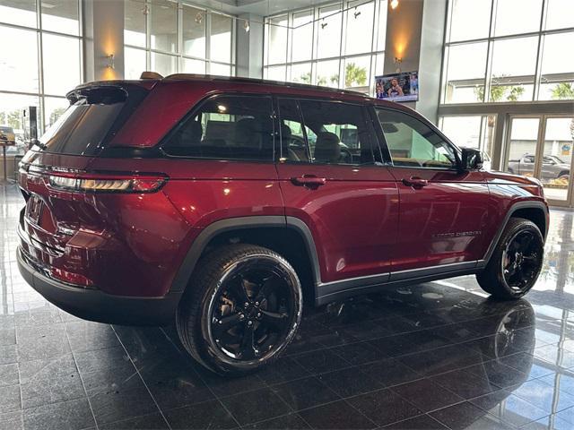 new 2025 Jeep Grand Cherokee car, priced at $49,327