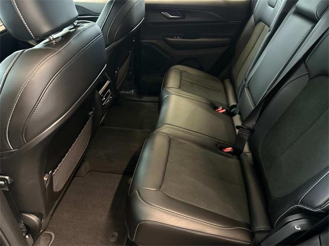new 2025 Jeep Grand Cherokee car, priced at $45,600