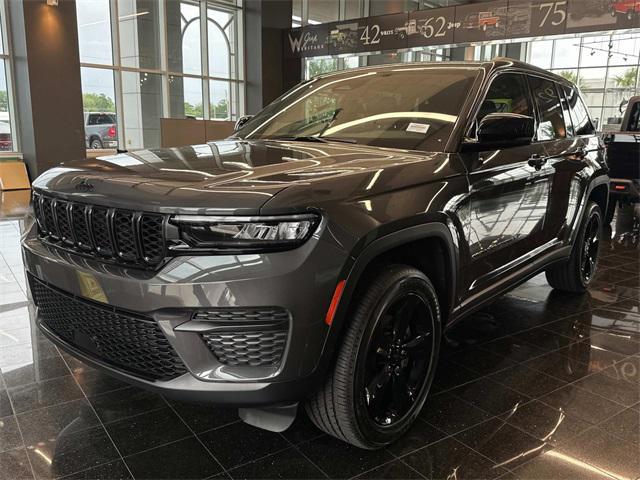 new 2025 Jeep Grand Cherokee car, priced at $45,600