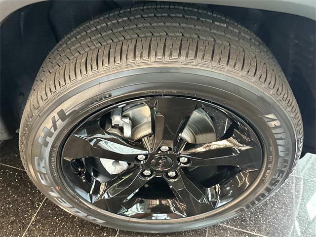 new 2025 Jeep Grand Cherokee car, priced at $45,600
