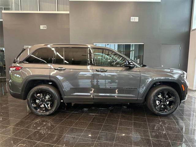 new 2025 Jeep Grand Cherokee car, priced at $45,600