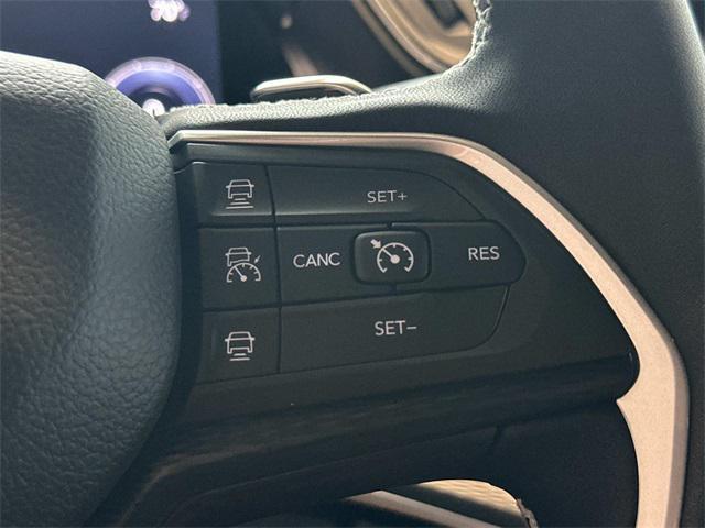 new 2025 Jeep Grand Cherokee car, priced at $45,600