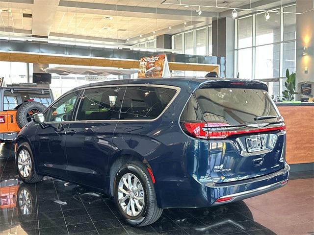 new 2025 Chrysler Pacifica car, priced at $45,622