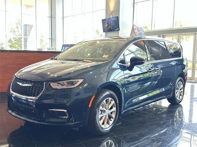 new 2025 Chrysler Pacifica car, priced at $45,622