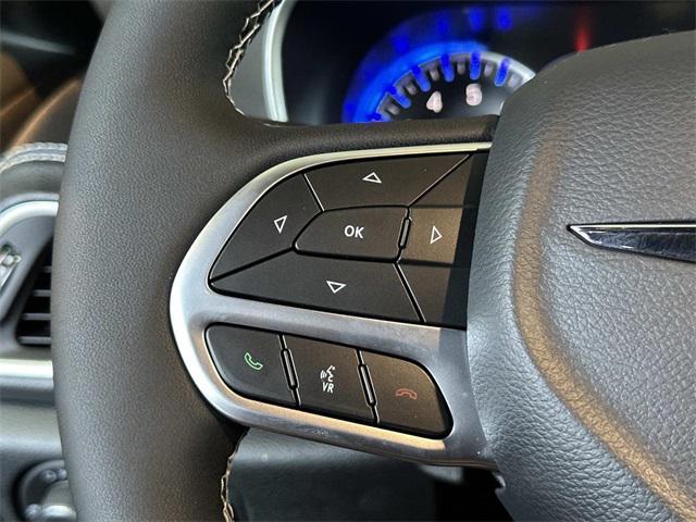 new 2025 Chrysler Pacifica car, priced at $45,622