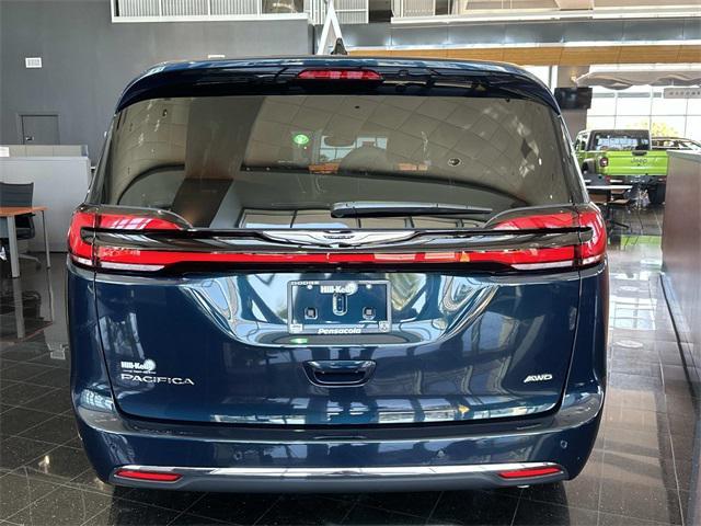 new 2025 Chrysler Pacifica car, priced at $45,622