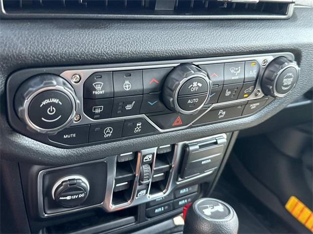 new 2025 Jeep Wrangler car, priced at $51,266