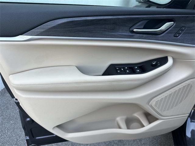 new 2025 Jeep Grand Cherokee car, priced at $47,638