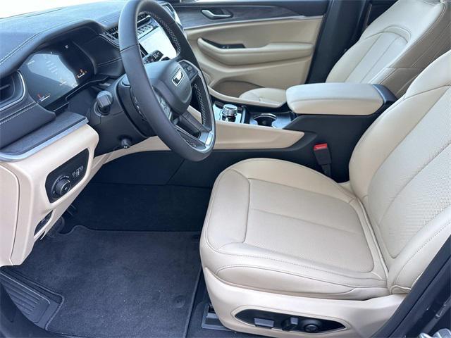 new 2025 Jeep Grand Cherokee car, priced at $47,638