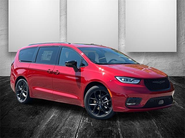 new 2026 Chrysler Pacifica car, priced at $52,080