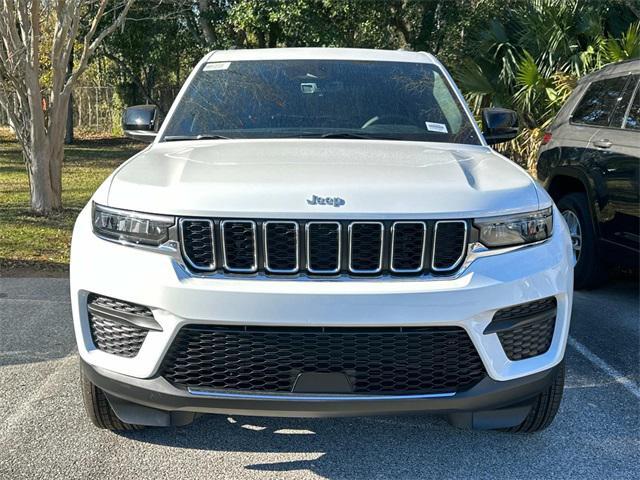 new 2025 Jeep Grand Cherokee car, priced at $40,442