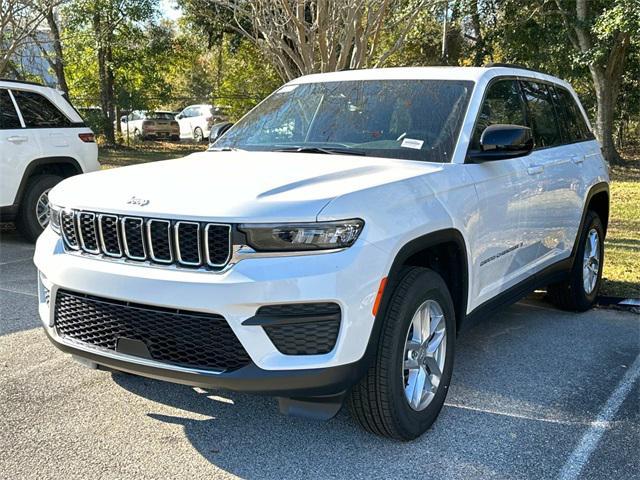 new 2025 Jeep Grand Cherokee car, priced at $40,442