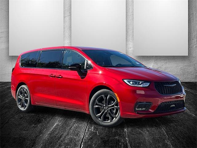 new 2026 Chrysler Pacifica car, priced at $42,380