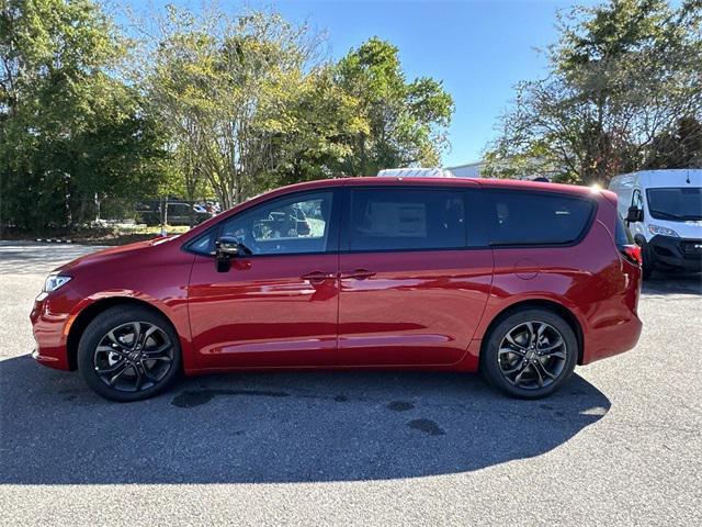 new 2026 Chrysler Pacifica car, priced at $42,380