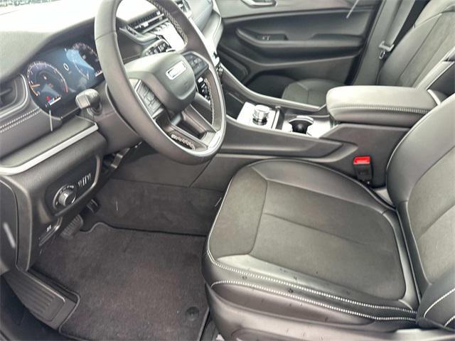 new 2025 Jeep Grand Cherokee car, priced at $42,670