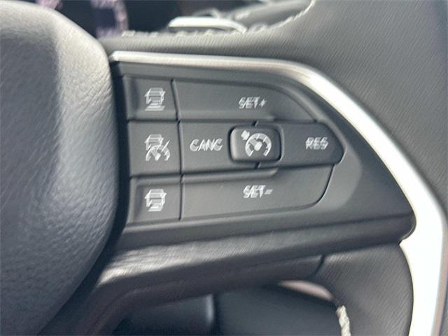new 2025 Jeep Grand Cherokee car, priced at $42,670
