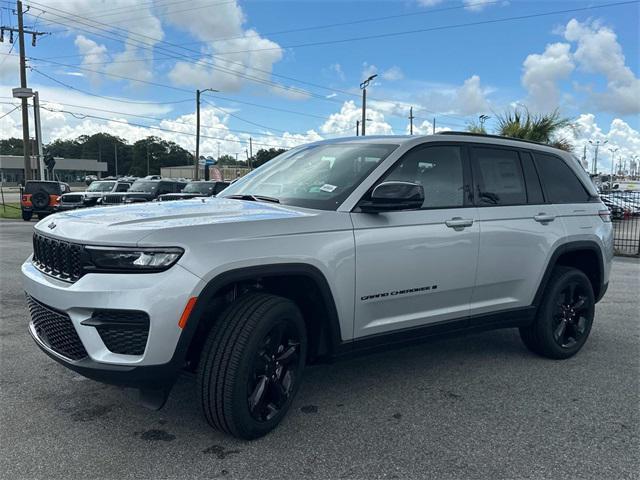 new 2025 Jeep Grand Cherokee car, priced at $42,670