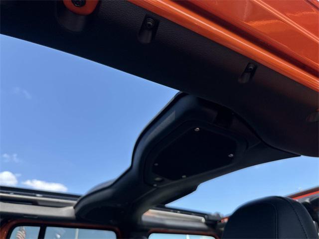 new 2025 Jeep Wrangler car, priced at $54,586