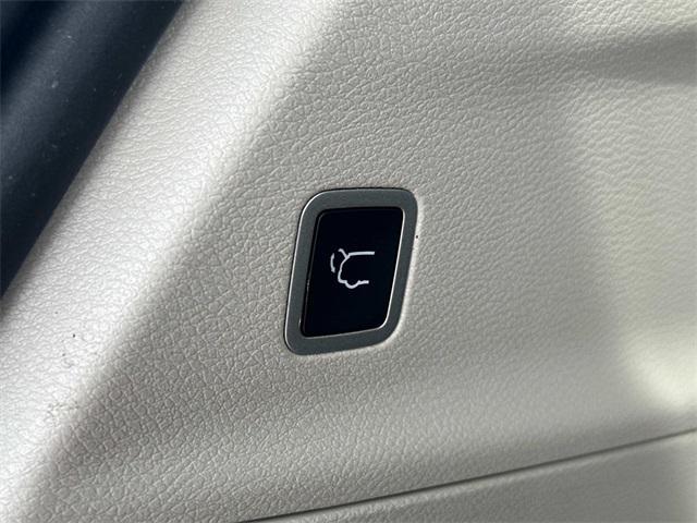 used 2023 Chrysler Pacifica car, priced at $26,980