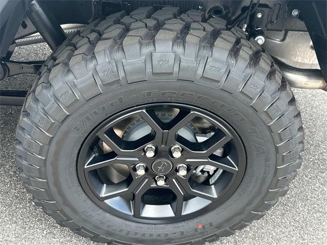 new 2025 Jeep Gladiator car, priced at $48,388