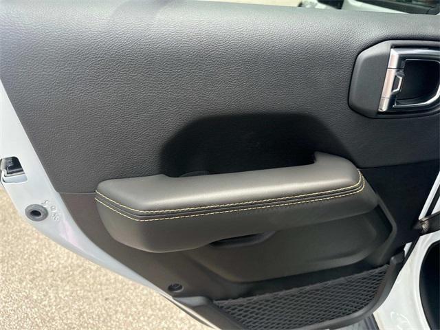 new 2025 Jeep Gladiator car, priced at $48,388