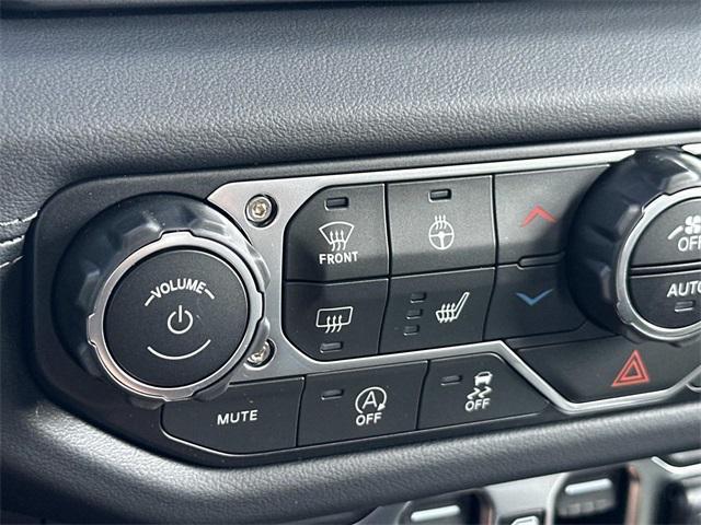 new 2025 Jeep Gladiator car, priced at $50,387
