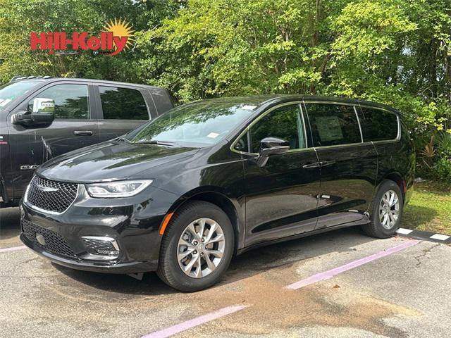 new 2025 Chrysler Pacifica car, priced at $44,473