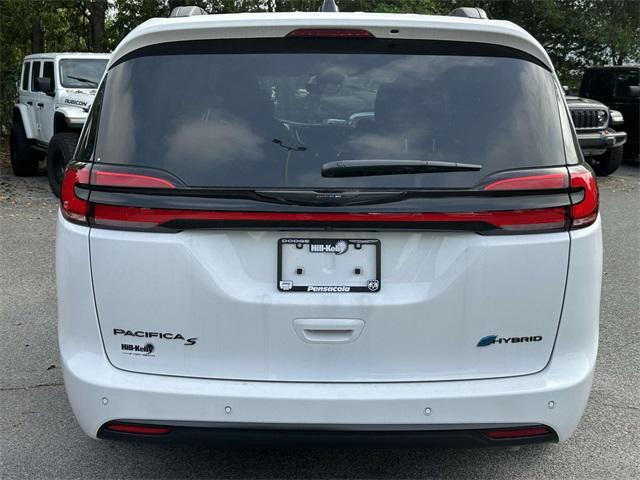 new 2024 Chrysler Pacifica Hybrid car, priced at $45,600