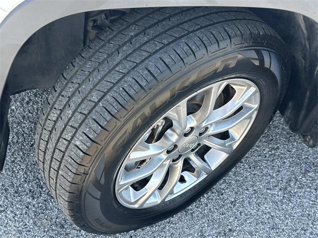 used 2022 Jeep Cherokee car, priced at $20,725