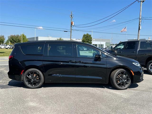 new 2024 Chrysler Pacifica car, priced at $47,140