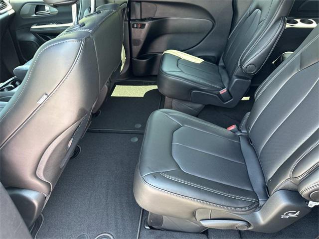 new 2025 Chrysler Pacifica car, priced at $44,014