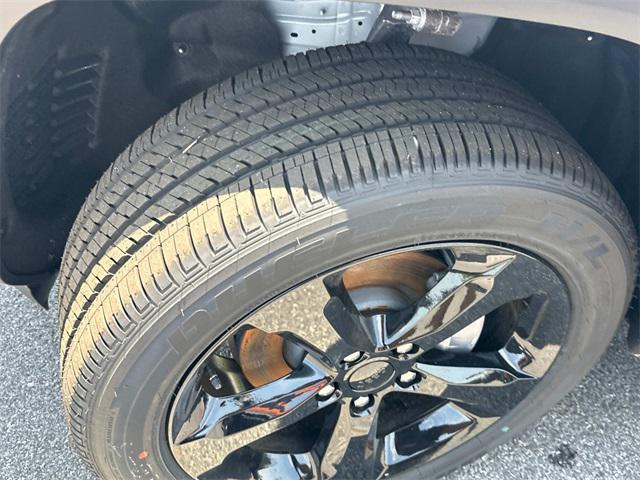 new 2025 Jeep Grand Cherokee car, priced at $39,575
