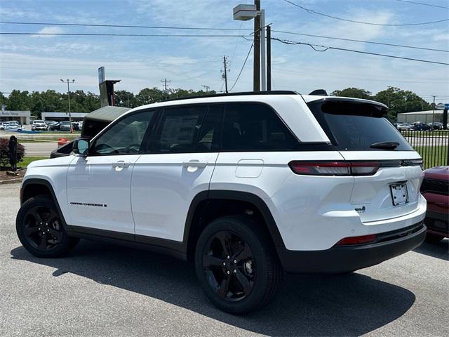 new 2025 Jeep Grand Cherokee car, priced at $39,575