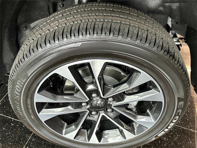 new 2025 Jeep Grand Cherokee car, priced at $56,061