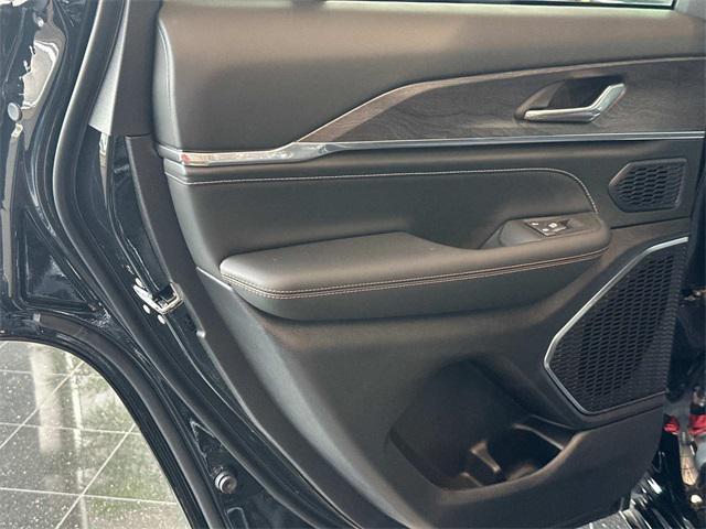 new 2025 Jeep Grand Cherokee car, priced at $56,061