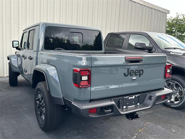 new 2025 Jeep Gladiator car, priced at $52,218